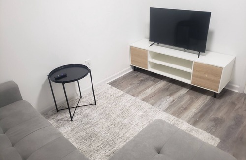 Darby Casa | Basement Retreat by the Airport
