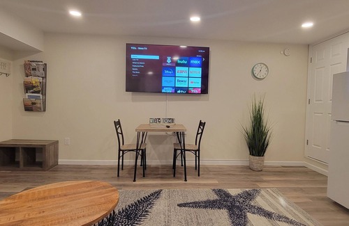 Rehoboth Beach Apartamento | Suite de sótano recién terminada con entrada privada