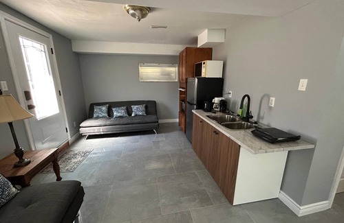 Wasaga Beach Cabaña | Basia Chalet by the beach.