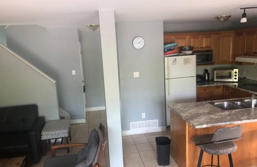Wasaga Beach Cabaña | Basia Chalet by the beach.