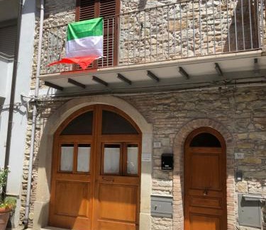 Basico Casa | Basicò un balcone sul mare-Casa I CARRUGGI- Case vacanza Sicilia&Toscana-