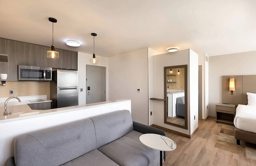 Playa del Carmen Hotel | Bask in Modern Style Comfort! 4 Spacious Units w/ Kitchenette, Free Parking