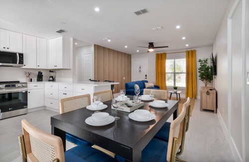 Saint Cloud Casa | Basketball + Firepit + 20mi to Disney + in dwtn!