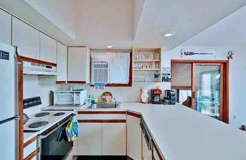 Tobyhanna Cabaña | Bass-exquisite Lakefront Cottage