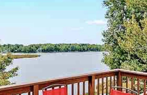 Tobyhanna Cabaña | Bass-exquisite Lakefront Cottage