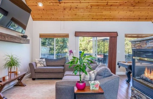 Oakhurst Casa | Bass Lake vacation home, 5 minutes to the lake & a 26 minute drive to Yosemite!