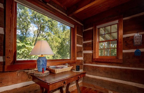 Luray Apartamento | Riverfront Cabin! Kayaks, Farm, Trail & Campfires