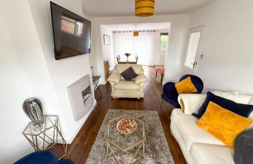 Farnborough and Crofton Apartamento | Bassetts House - Mins to Central London