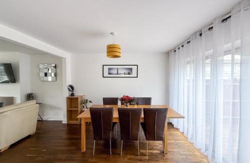 Farnborough and Crofton Apartamento | Bassetts House - Mins to Central London