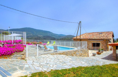 Pont-de-Labeaume Casa | Bastide Les Chataigners