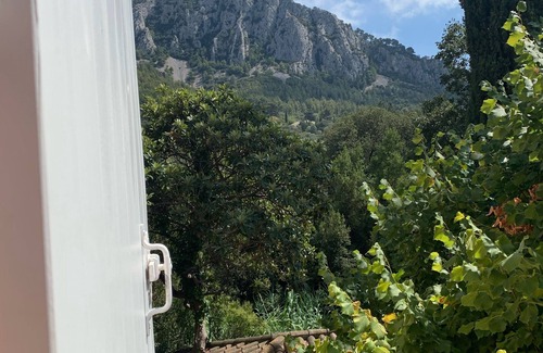 Toulon Casa | Bastide Provençale in a green setting An oasis not overlooked - all on foot