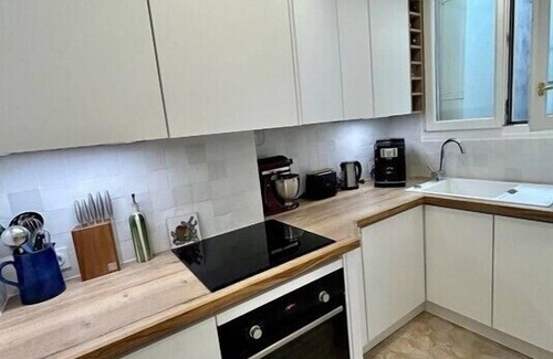 Bercy Apartamento | Bastille/Marais apartment with long balcony & AC
