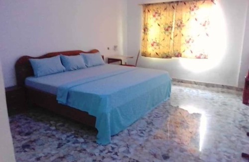 Sunyani Cama Y Desayuno | Batavia Lodge