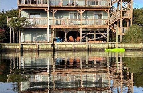 Ocracoke Casa | Batgirl's Hideaway: Ocracoke Waterfront Paradise