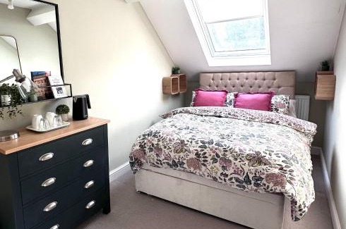 Bath Cama Y Desayuno | Bath Central Free Parking One Double Ensuite Room in Historical Mews Cottage