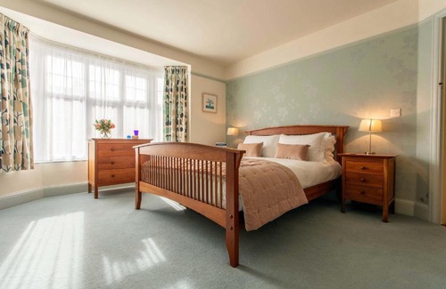Bath Casa | Bath City Haven with Free Parking