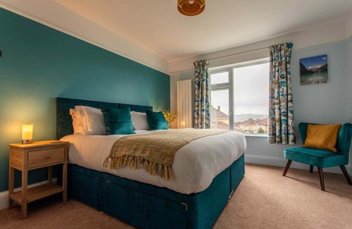 Bath Casa | Bath City Haven with Free Parking
