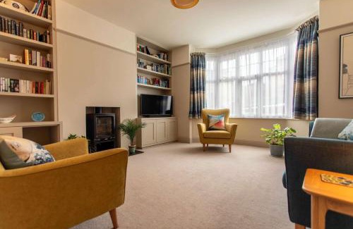 Bath Casa | Bath City Haven with Free Parking