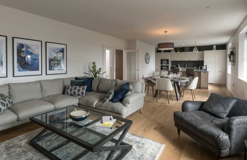 Bath Apartamento | Bath Penthouse with amazing views and lift access