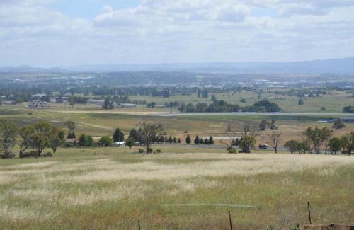 Mount Panorama Casa | BATHURST GOLDFIELDS RESIDENCE on MOUNT PANORAMA