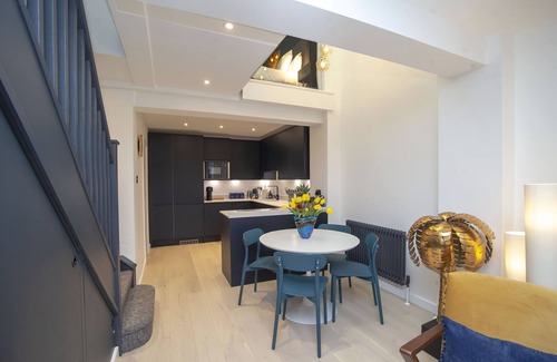 Bath Casa | Bathwick Retreat - Newly refurbished stylish house just 5 minutes from city centre - with parking