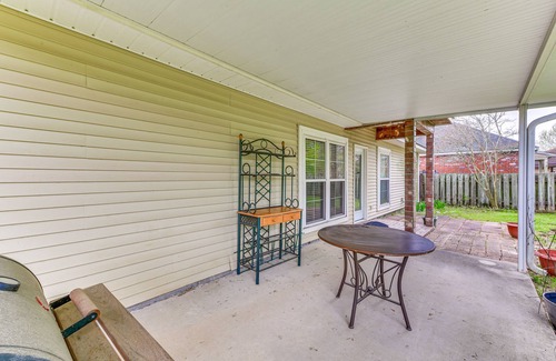 Broadmoor Casa | Baton Rouge Retreat w/ Patio, Grill & Fire Pit!