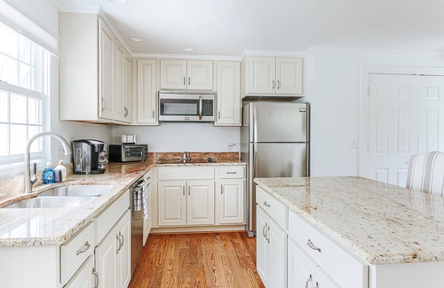 Staunton Casa | Batten Green - Luxury Boutique Inn. Entire Venue! WOW Views!