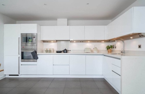 St. Mary's Park Apartamento | Battersea Flat · Super Bright & Modern 3-bed home near Chelsea