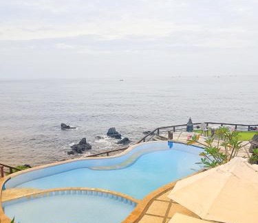 Tulamben Hotel | Batu Belah Bungalows and Restaurant