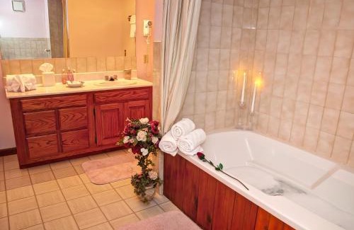 Eureka Springs Hotel | Bavarian Inn Motel & Restaurant