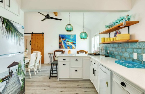 Isla Del Sol Casa | Bay & Beach Activities Galore, Stunning Decor, Boat Slip!