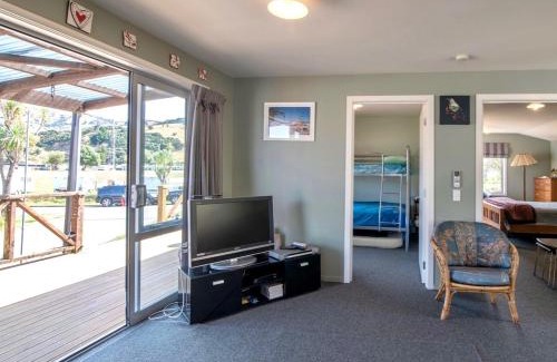 Duvauchelle Casa | Bay Bliss - Akaroa Holiday Home