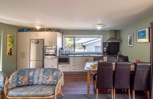 Duvauchelle Casa | Bay Bliss - Akaroa Holiday Home