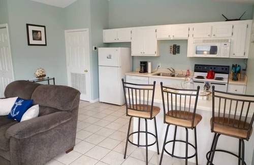 Port St. Joe Casa | BAY BLUE Quiet Pet Friendly home just less than mile to bay w/ huge fenced yard
