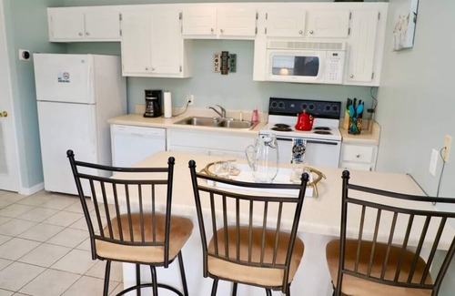 Port St. Joe Casa | BAY BLUE Quiet Pet Friendly home just less than mile to bay w/ huge fenced yard