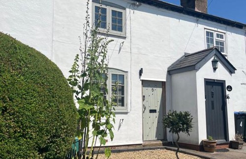 Snitterfield Casa | Bay Cottage, Hot Tub