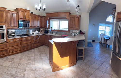 Black Rock Casa | Bay of Fundy Oceanfront Retreat;nSeparate work space, King, Queen rooms, 2 baths