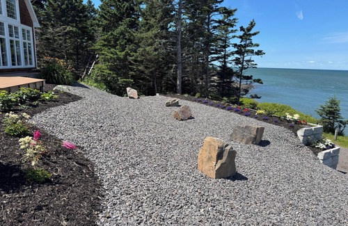 Black Rock Casa | Bay of Fundy Oceanfront Retreat;nSeparate work space, King, Queen rooms, 2 baths