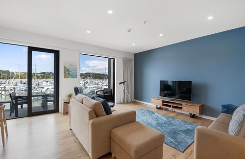 Opua Apartamento | Bay of Islands Apartment with Marina Views
