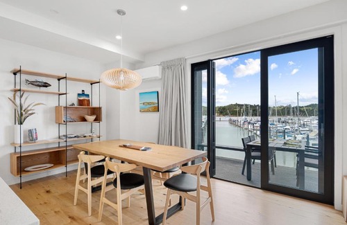 Opua Apartamento | Bay of Islands Apartment with Marina Views