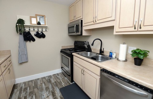Panama City Condominio | Bay Paradise: Luxury 1 Bedroom Condo with Stunning Sunsets & Resort Amenities!