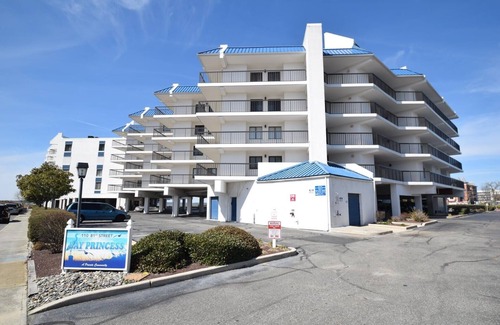 Midtown Ocean City Condominio | Bay Princess 211 2 Br condo by RedAwning