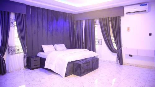 Awka Apartamento | Bay Residence Cozy4BR Haven Awka