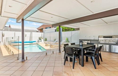 Russell Lea Casa | Bay Run Bungalow - A Modern Heritage Pool Haven