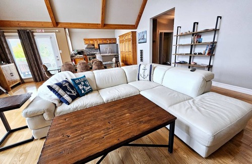 Tobermory Casa | Bay Shore Luxe - Luxury Lake Huron Waterfront