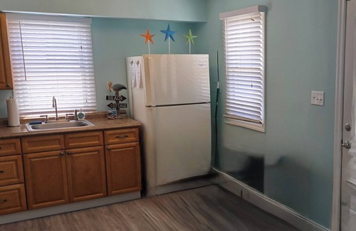 North Wildwood Casa | Bay Side Adorable 2 BR 1 Bath cottage
