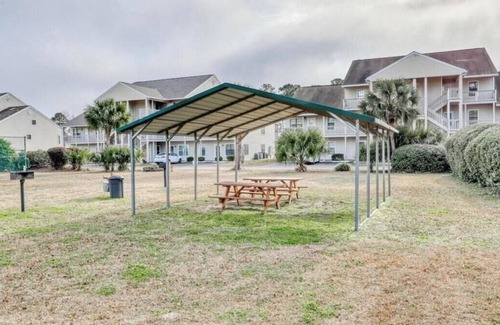 Little River Apartamento | Bay Tree cozy studio with pool