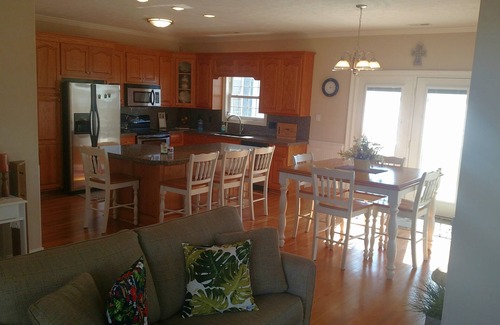 Council Casa | Bay Tree Lake Waterfront Home cerca de White Lake NC tiene capacidad para 12 personas
