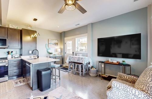 Colington Harbour Condominio | Bay-view 1BR with outdoor shower and fishing access