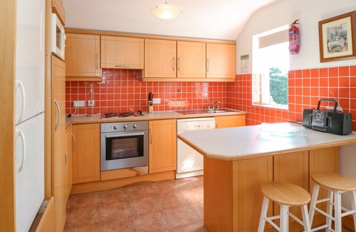 Kenmare Cabaña | BAY VIEW APARTMENT, family friendly in Kenmare, County Kerry